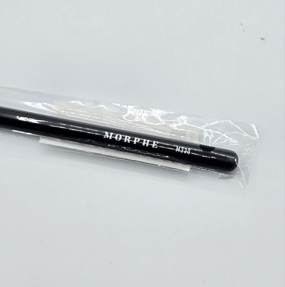 Morphe M330 Blending Crease Eyeshadow Brush - Picture 3 of 5